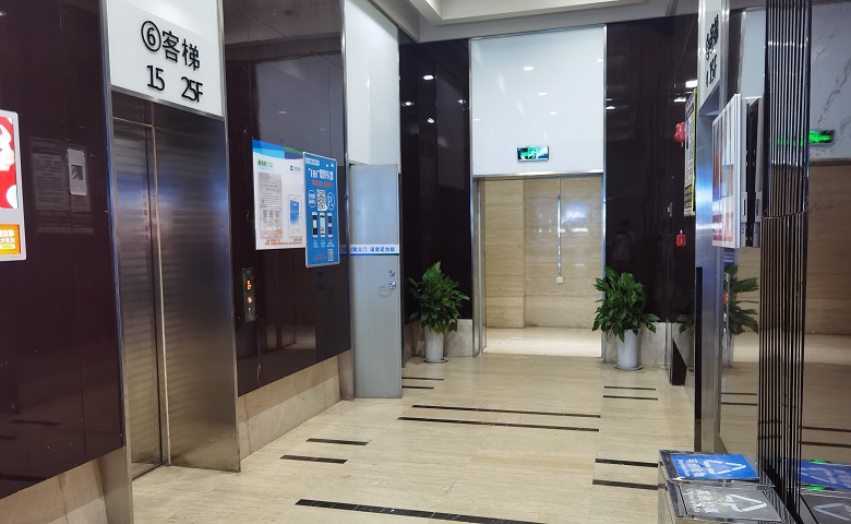 电梯间